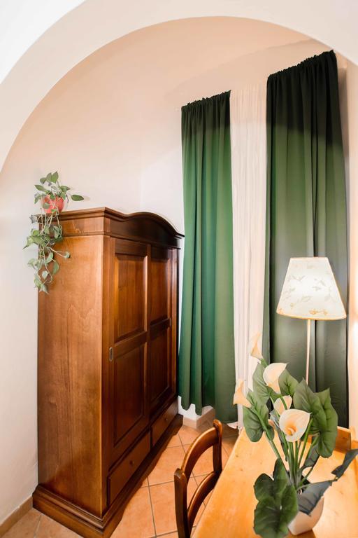Quattro Cantoni R-Home Rome Room photo